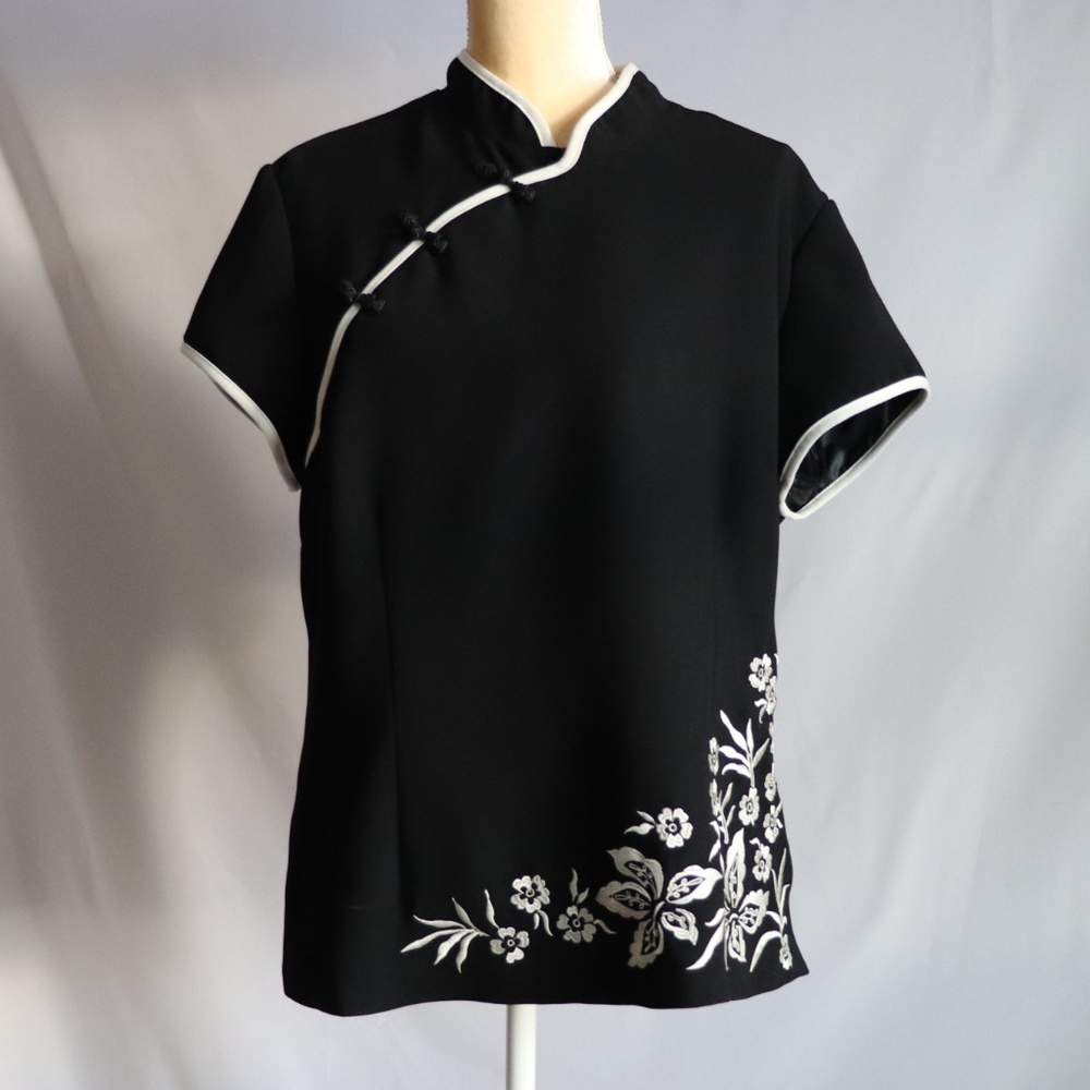STUDIO 1 SIZE:  18